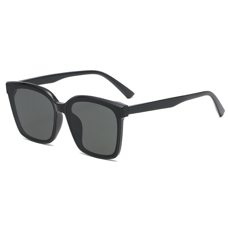 Stylish Korean-Style Polarized Sunglasses for Men and Women with UV Protection