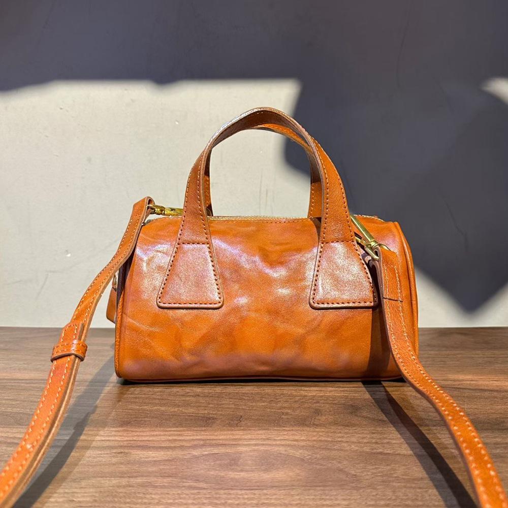 Whole Tree Paste Vegetable Tanned First Layer Cowhide Boston Bag Women'S Genuine Leather Retro Portable Women'S Bag Textured Messenger Bag Bag Bag