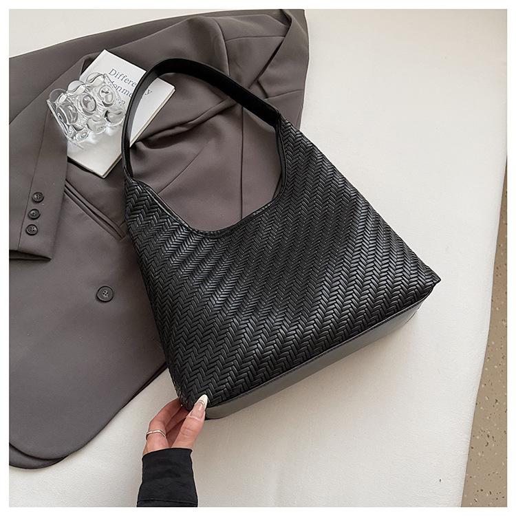 

2025 fashion popular woven commuter simple tote bag niche design underarm bag foreign style large capacity shoulder bag чорний