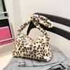 Herbst und Winter neue Mao Mao Tasche Retro Leopardenmuster Damentasche lässige Mode Schultertasche große Kapazität Umhängetasche Plüschtasche