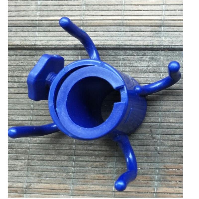 Beach Umbrella Hook Four-Legged Plastic Hook Outdoor Garden Parasols Camping Trip Towels Bags Hats Hook Hanging