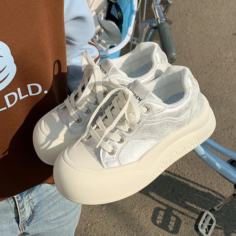 

Fashion trend versatile little white shoes women s spring 2025 new popular casual shoes platform comfortable round head board shoes 35