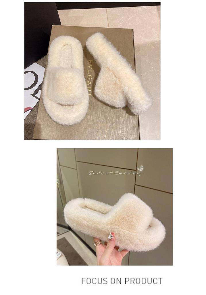 New 2024 Korean Style Plus Size Women's Thick Sole Fur Flip Flops for Outdoor Fashion.