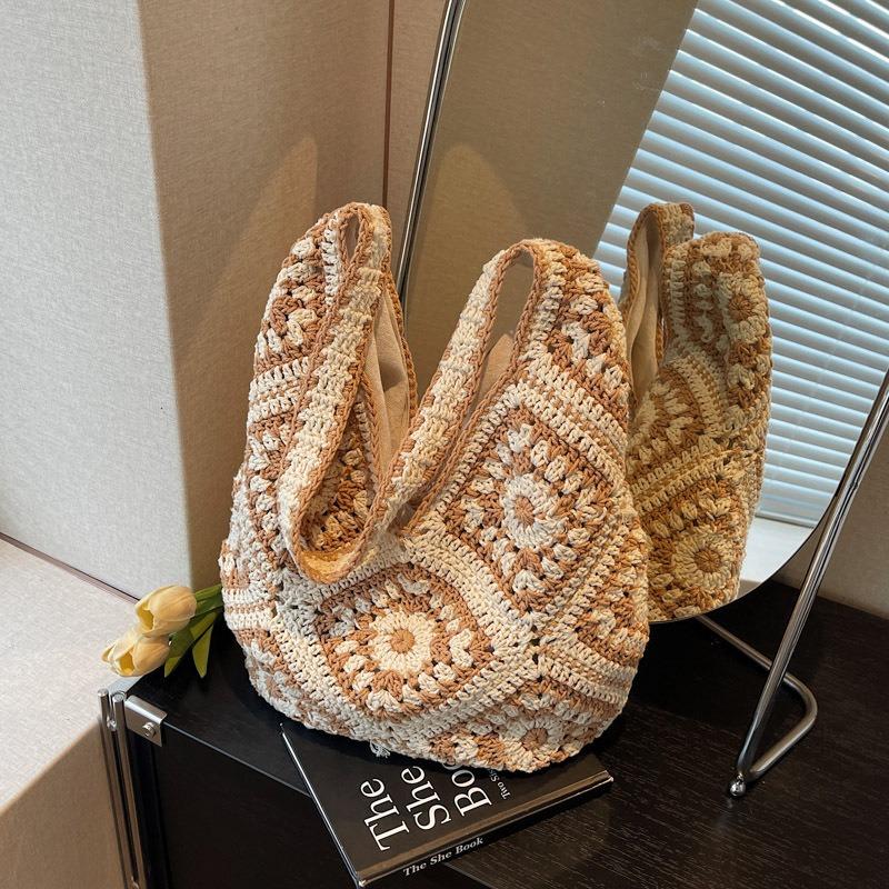 Large capacity bag women's new fashion versatile literary woven straw bag seaside vacation beach bag