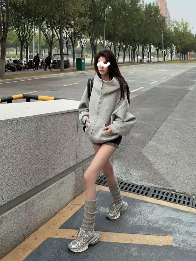 Graues Kapuzen-Sweatshirt mit Reißverschluss und hohem Kragen für Damen - Koreanischer Stil, lockere Passform für den frühen Herbst