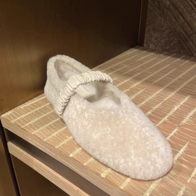 

Версия из овчины~ Мягкий ветер, круглый носок, неглубокий вырез, плоская подошва, туфли Мэри Джейн, пушистые туфли, женские зимние хлопковые туфли, одинарная туфля 40 белый