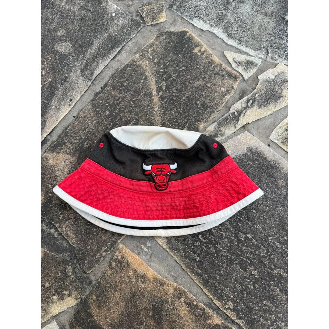 Used [Rare] Chicago Bulls bucket hat XL size