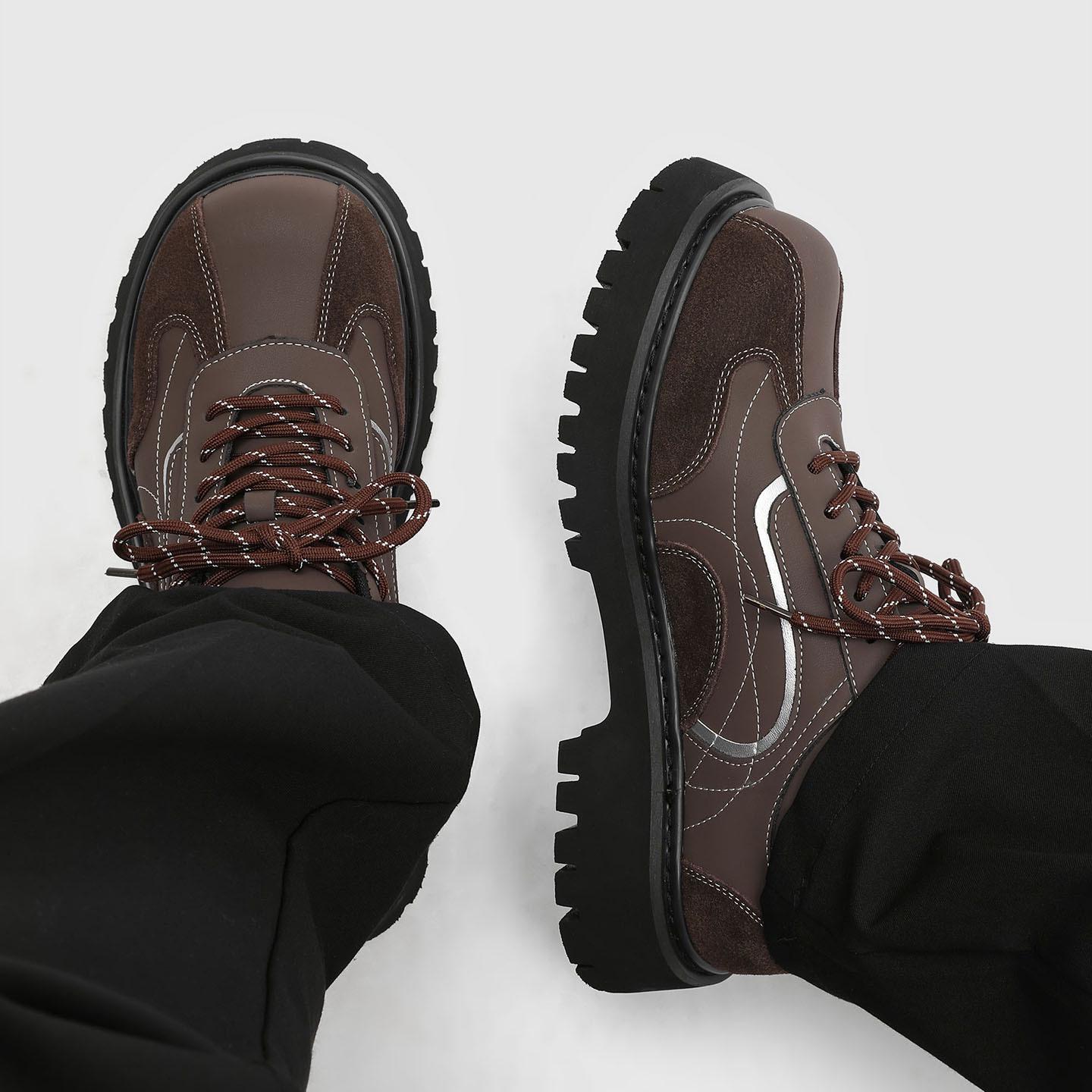 

Men s British Retro Derby Shoes: Height-Boosting, Spliced Leather with Thick Sole and Punk Fashion for a Trendy Look. 42 коричневий