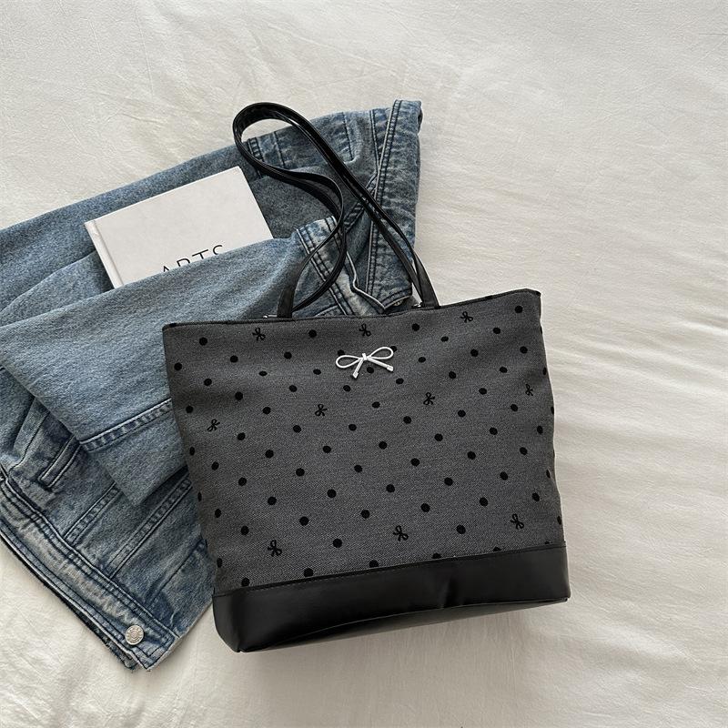 

2024 summer new casual one-shoulder messenger tote bag women s simple fashion commuter large-capacity backpack