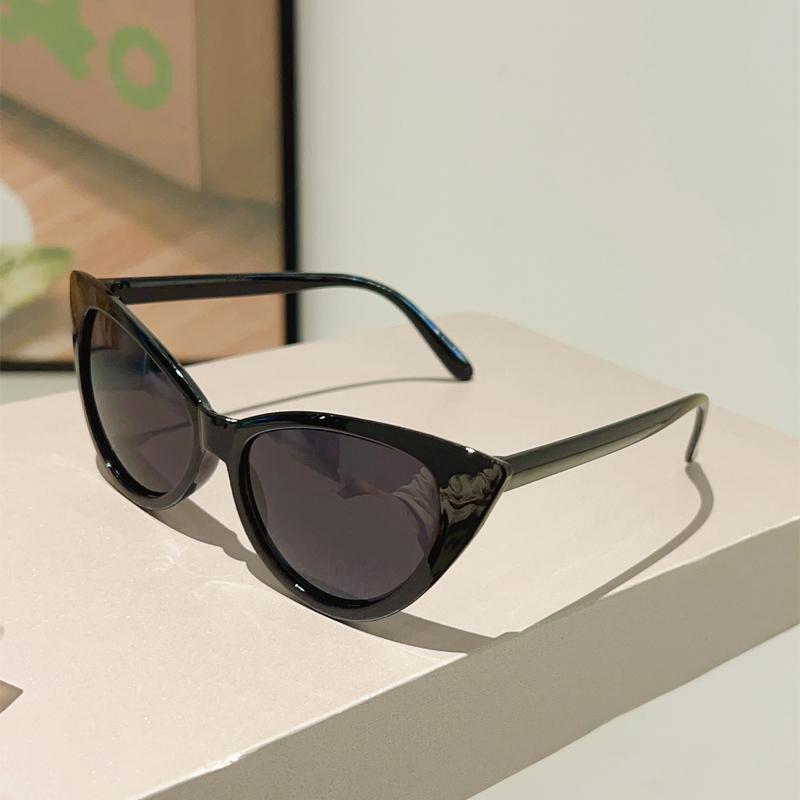 

GM LUMIAS Cute Cat Eye Sunglasses Women New Fashion Vintage Outdoor Decor Shades Trendy Brand Design Stylish Casual Sun Glasses without case
