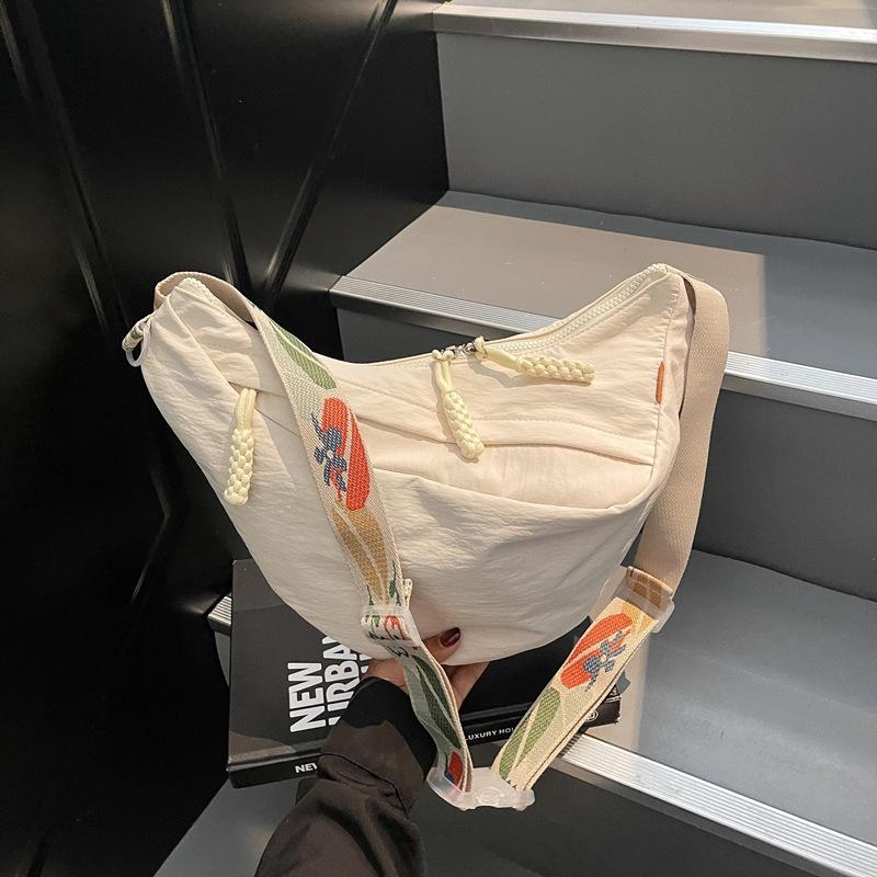 Casual, simple, western, fashionable, large-capacity bag, 2025 summer new personalized women's one-shoulder crossbody bag