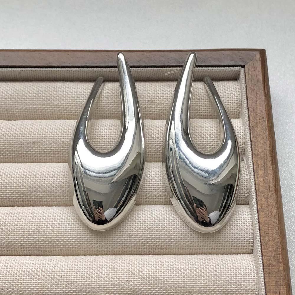 Light Luxury Exaggerated Court Style Metal Water Drop Earrings Women Retro Glossy Temperament Versatile Design Jewelry Gift