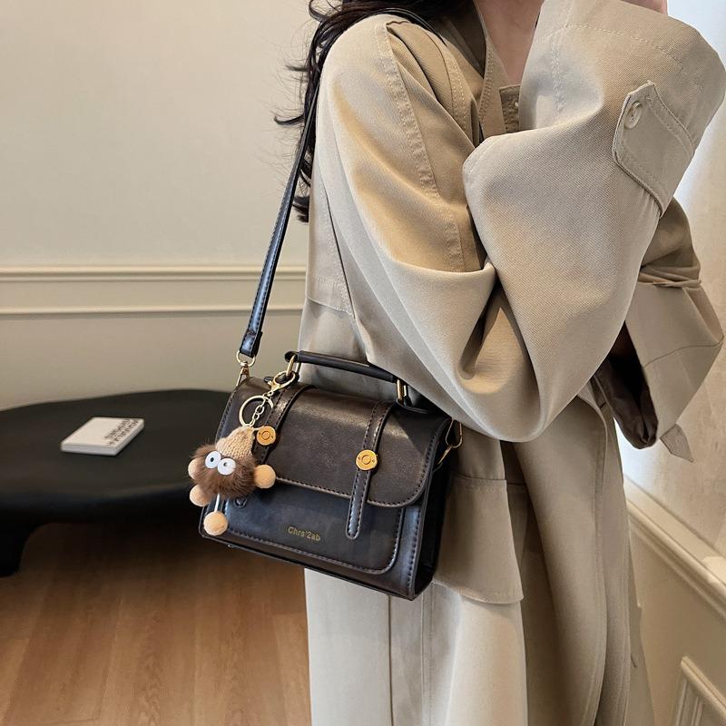 Premium retro small bag women's new autumn and winter versatile messenger bag fashionable portable small square bag