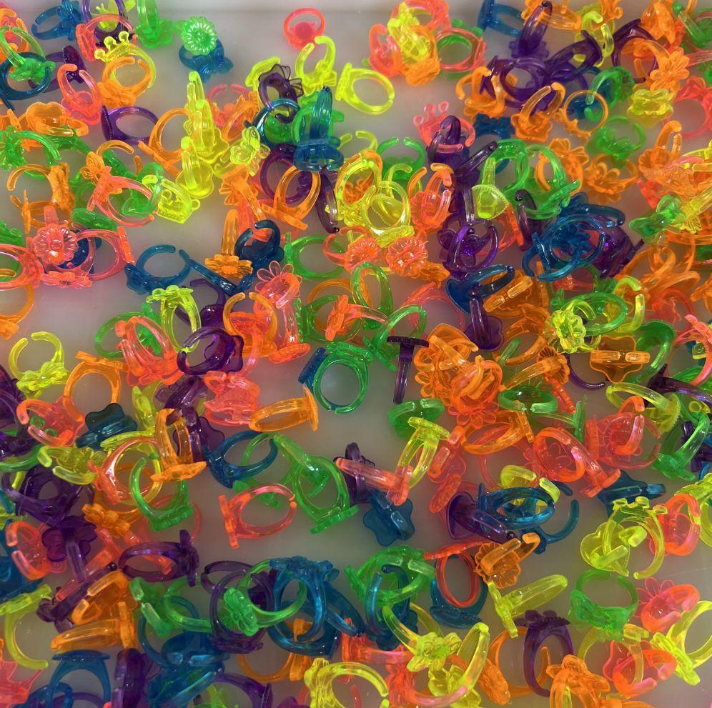 

Детский игровой домик Прозрачное кольцо Ювелирные игрушки, подарочные маленькие игрушки Упаковка Яйцо Игрушки для вечеринки