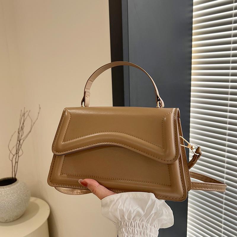Foreign style handbag women's 2025 spring and summer new heavy color shoulder messenger bag fashion texture solid color small square bag