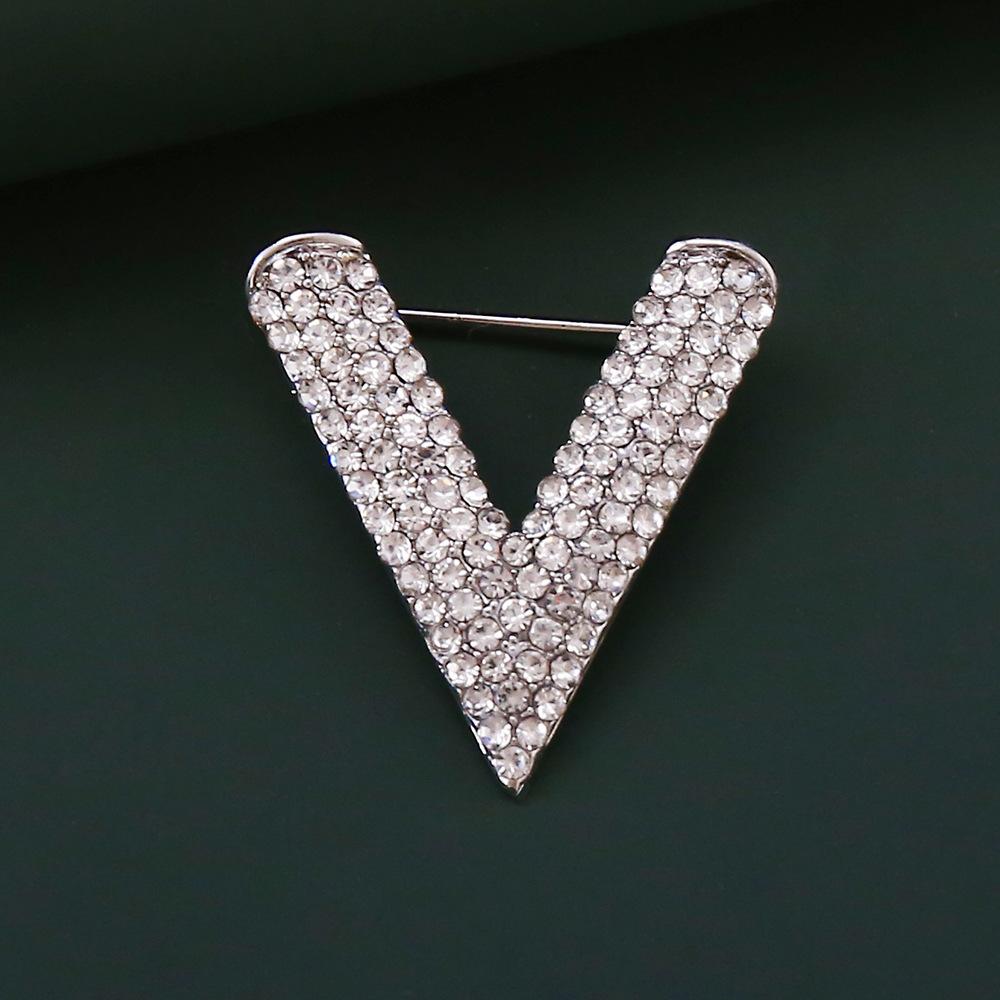 

Brooch Women s New Korean Version V-shaped Simple Anti-light, Small Pin Suit Coat Shirt Fixed Accessories 2026