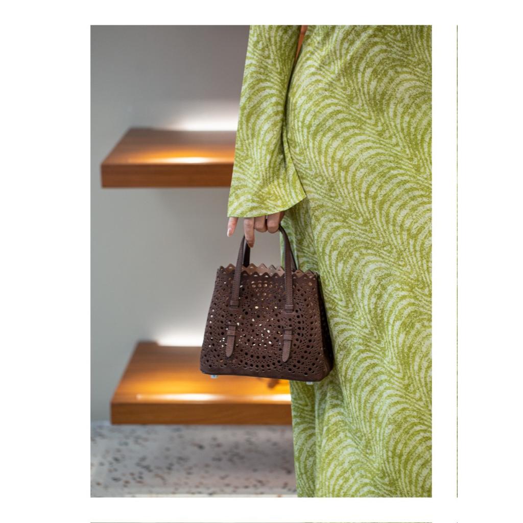 Mina20 erste Schicht Samt Litschi-Muster Kalbsleder Hohlraum Weißer Stahl-Beschlag mit einzelnem Schulter-Crossbody-Schultergurt Französisch Hohlraum