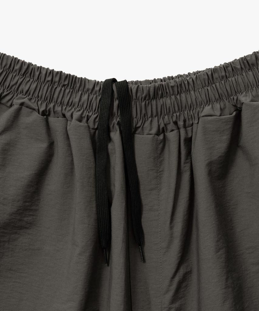 ESN Nylon Single-Pleat Wide Shorts Charcoal