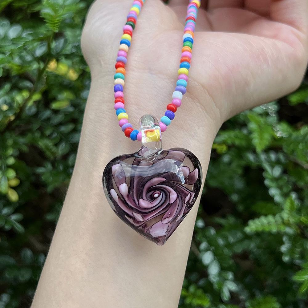 Collana Pendente in Perline di Vetro a Spirale e Cuore di Tendenza in Colori Misti