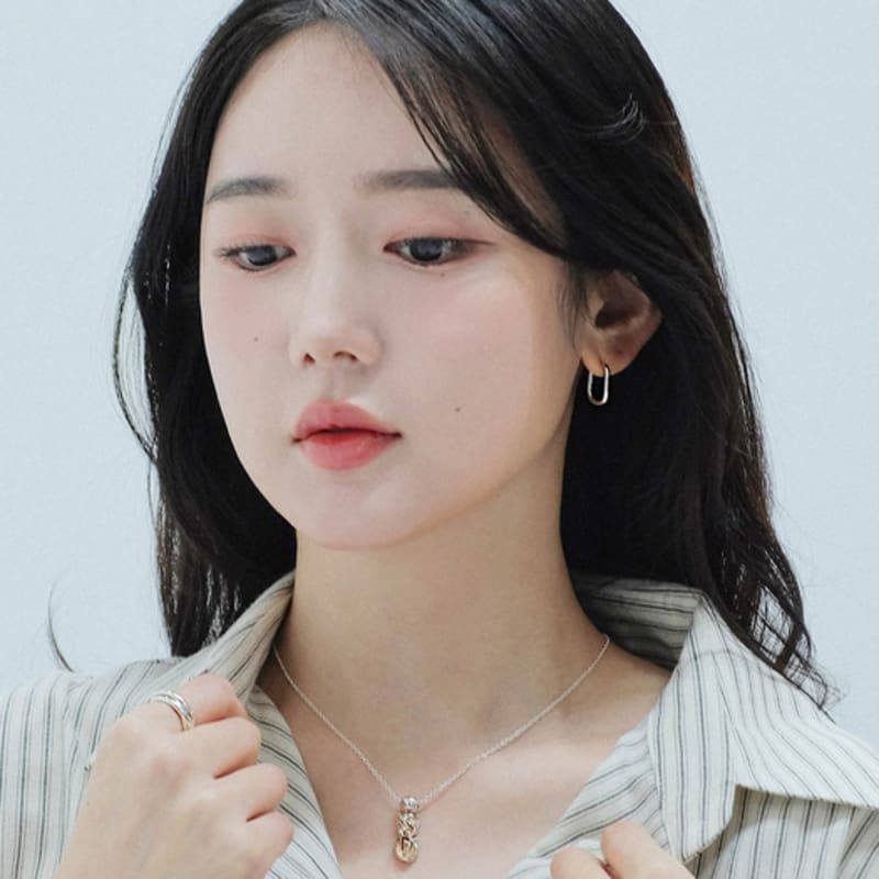 oooho Basic Square One Touch Earrings