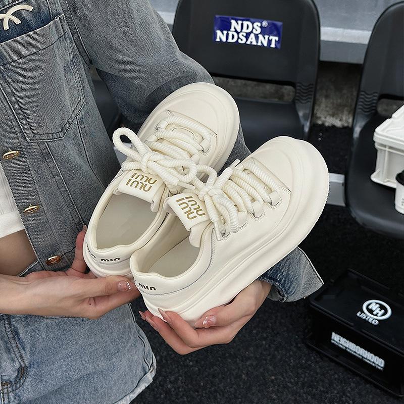 Leather platform women s versatile lightweight round head lace-up casual board shoes new sports shoes bread shoes 35