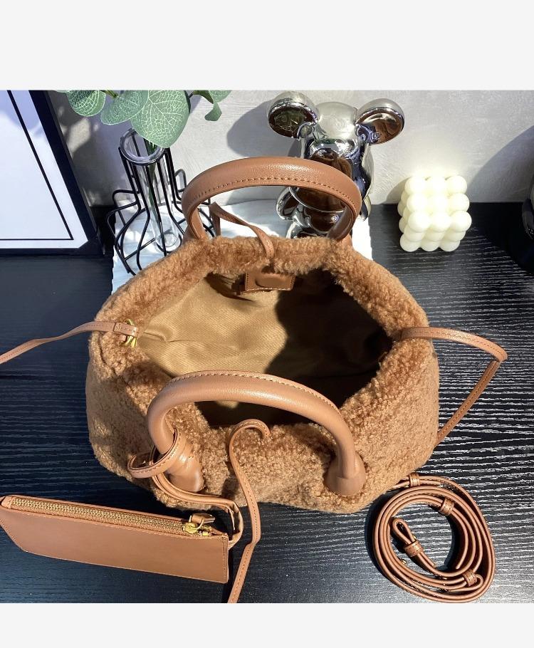 Large Capacity Simple Winter Women's Bag 2025 New Trendy Fashion Handbag One-shoulder Wool Foreign Style Tote Bag