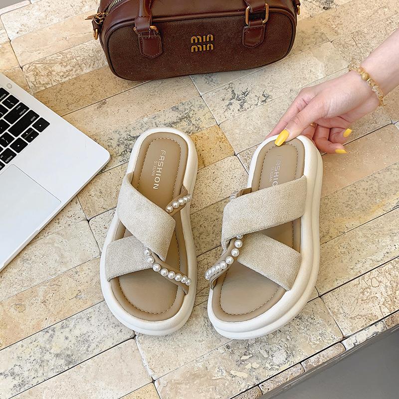 

Cool slippers female 2024 summer new with skirt fairy wind beaded thick bottom cross beach word fashion slippers 35 бежевый