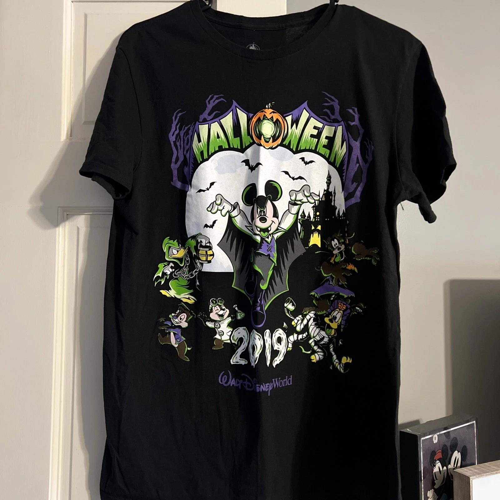 

Disney Parks Halloween Mickey & Friends 2019 100% Cotton T-shirt Mens Tees Top Size M GLOW IN THE DARK! S