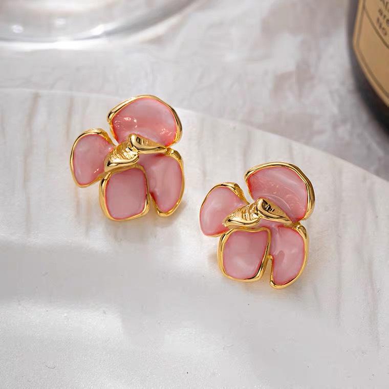 S925 Silver Needle Retro 3D Camellia Earrings with Gold Edges - French Light Luxury Style
