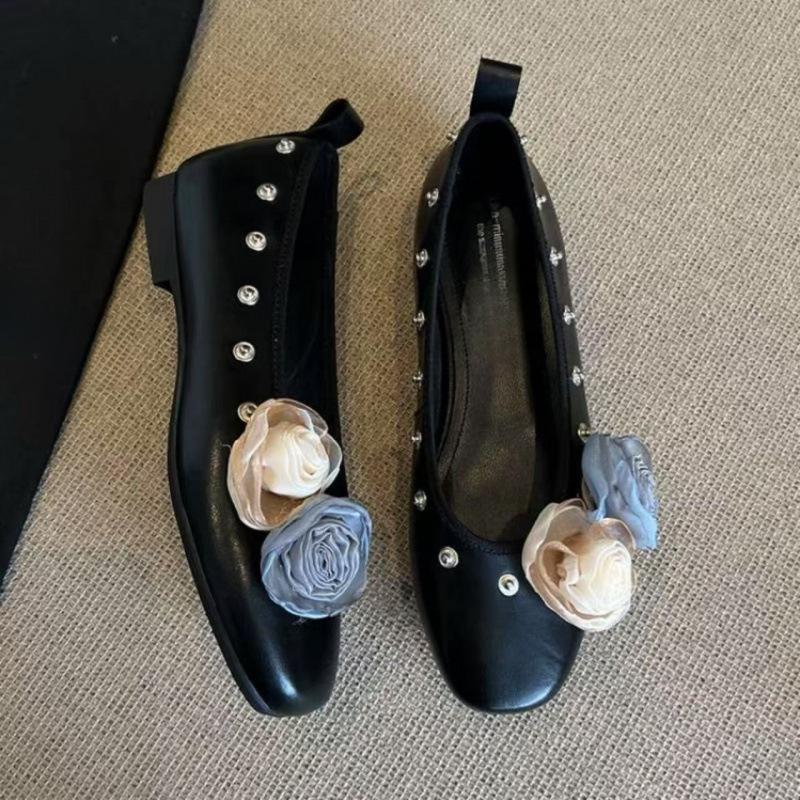 Inner heightening women's shoes 2025 spring and autumn French round head flat bottom Mary Jane shoes rivets shallow mouth single shoes