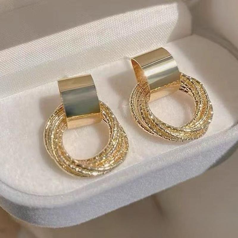 Pendientes de perlas de alta gama de moda Pendientes retro de nicho francés de lujo ligero Pendientes de perlas simples y versátiles para mujer
