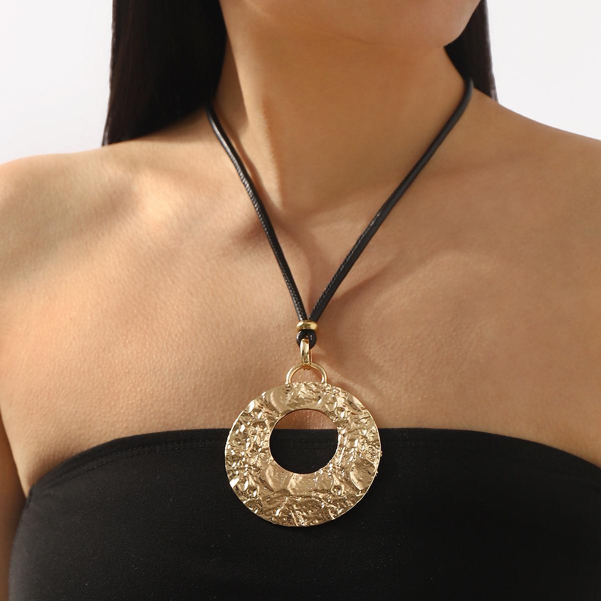 

Модное ожерелье для женских украшений золотой