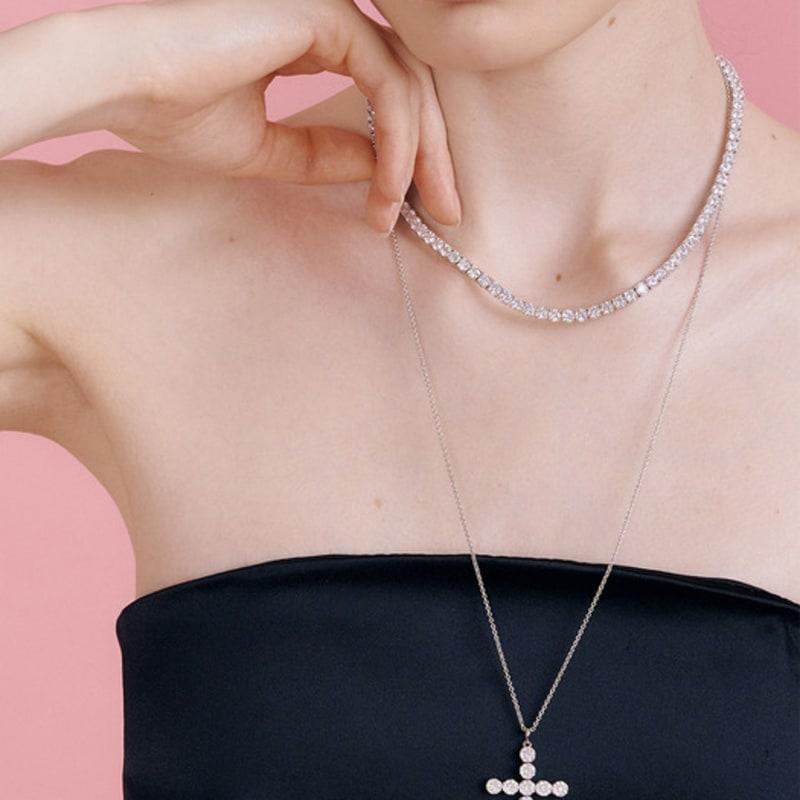 

MATIAS Cross Necklace Silver