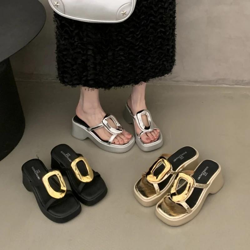 Fashion Women's Summer Fashion Open-Toe Platform Slippers Casual Metal Decoration Thick Bottom Slides for Ladies