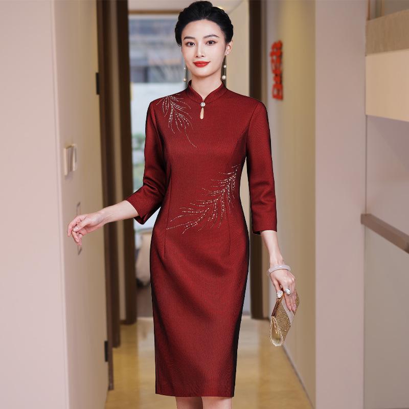 Elegant Mom's Plus Size Qipao Dress for Wedding or Celebration