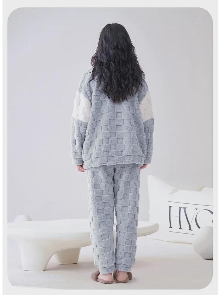 Damska przytulna flanelowa piżama zimowa - Gruby polar koralowy, duży rozmiar, idealna do noszenia w domu lub na zewnątrz jesienią i zimą.