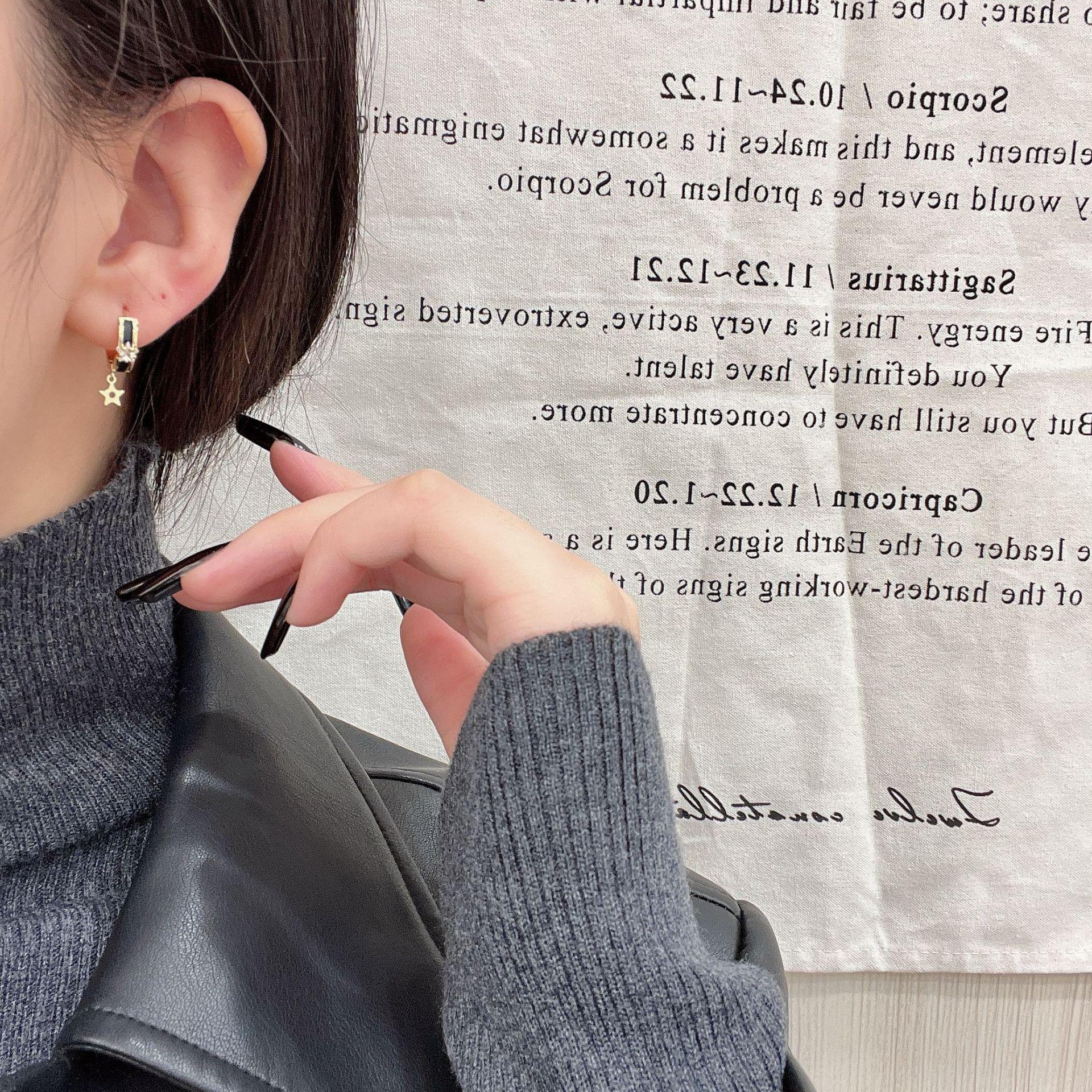 

Изысканные серьги Black Star Niche — Универсальные для осени и зимы E0918 Black Matte Star Zircon Earrings золотой