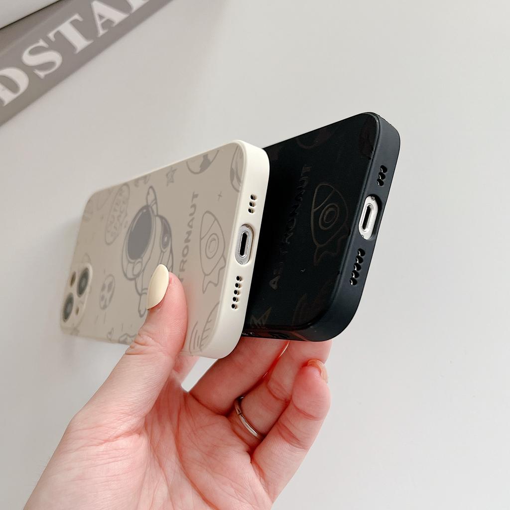 Phone Case Space Astronaut Pattern for iPhone 13 6.1 inch Precise Cutout Phone Shell Cover