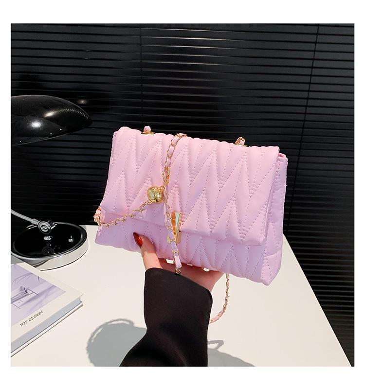 This Year's Trendy Women’s High-End Single Shoulder Bag - 2024 Summer Fashion Small Square Chain Bag.
