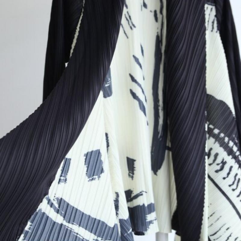 Shiz Madam Asymmetrical Pleats Shawl Cardigan J31560