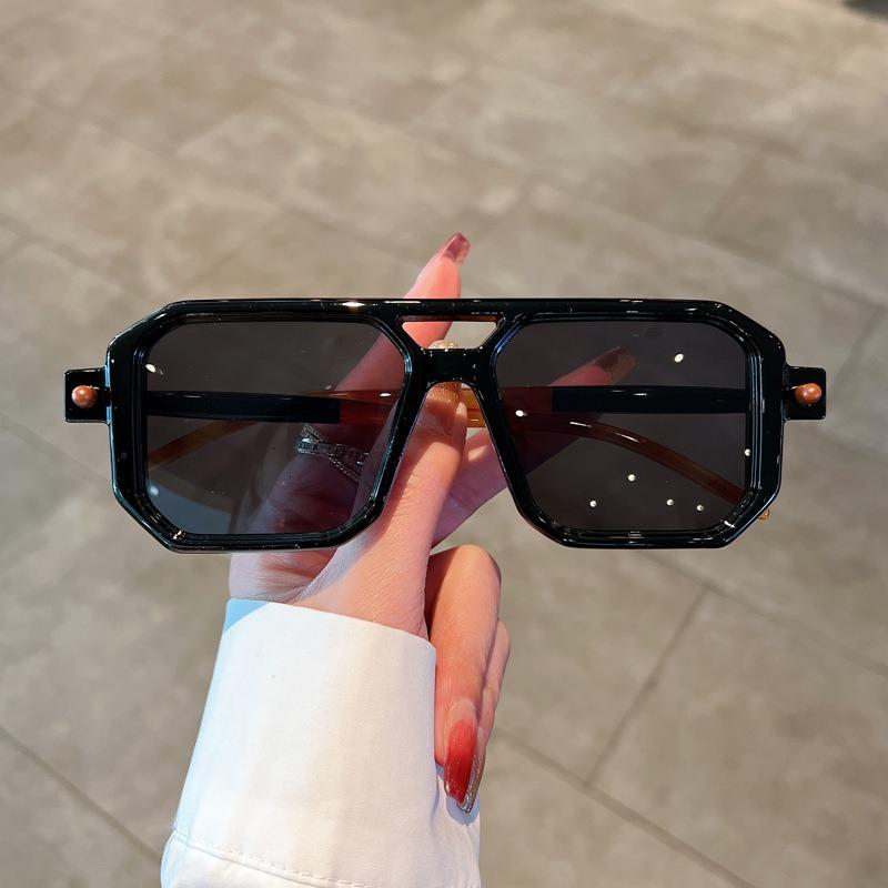 Unise Trendy Design UV400 Shades Vintage Square Sunglasses for Men Women Fashion Retro Double Bridge Sun Glasses Eyewear