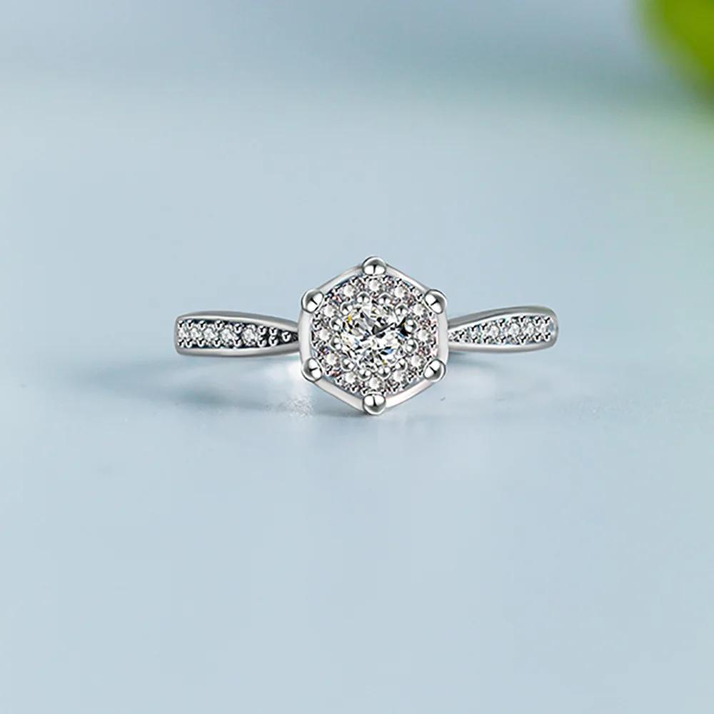Przepiękny Pierścionek Damski ze Srebra Próby 925 w Kształcie Kwiatu, Cały Posypany Błyszczącymi Cyrkoniami Cubic Zirconia, Olśniewający Pierścionek Ślubny