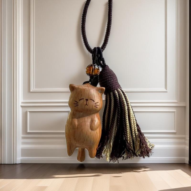 Retro Wooden Cat Keychain Hand Carved Cute Kitty Bag Pendant Decor Car Keyring For Women Couple Jewelry Accessories Gift