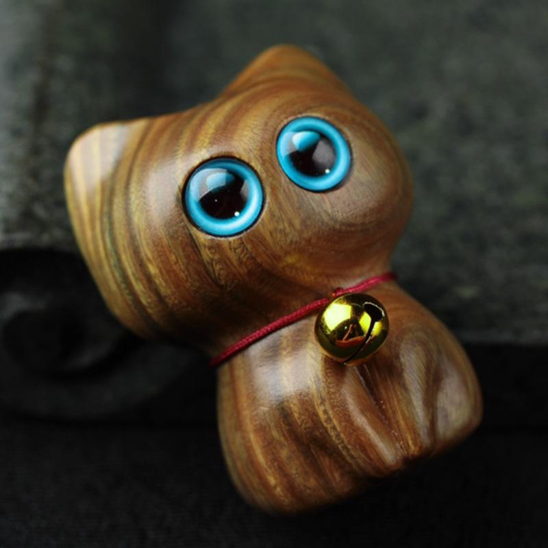 Green Sandalwood Cat Ornament - Solid Wood Hand-Carved Kitten for Home or Car Décor