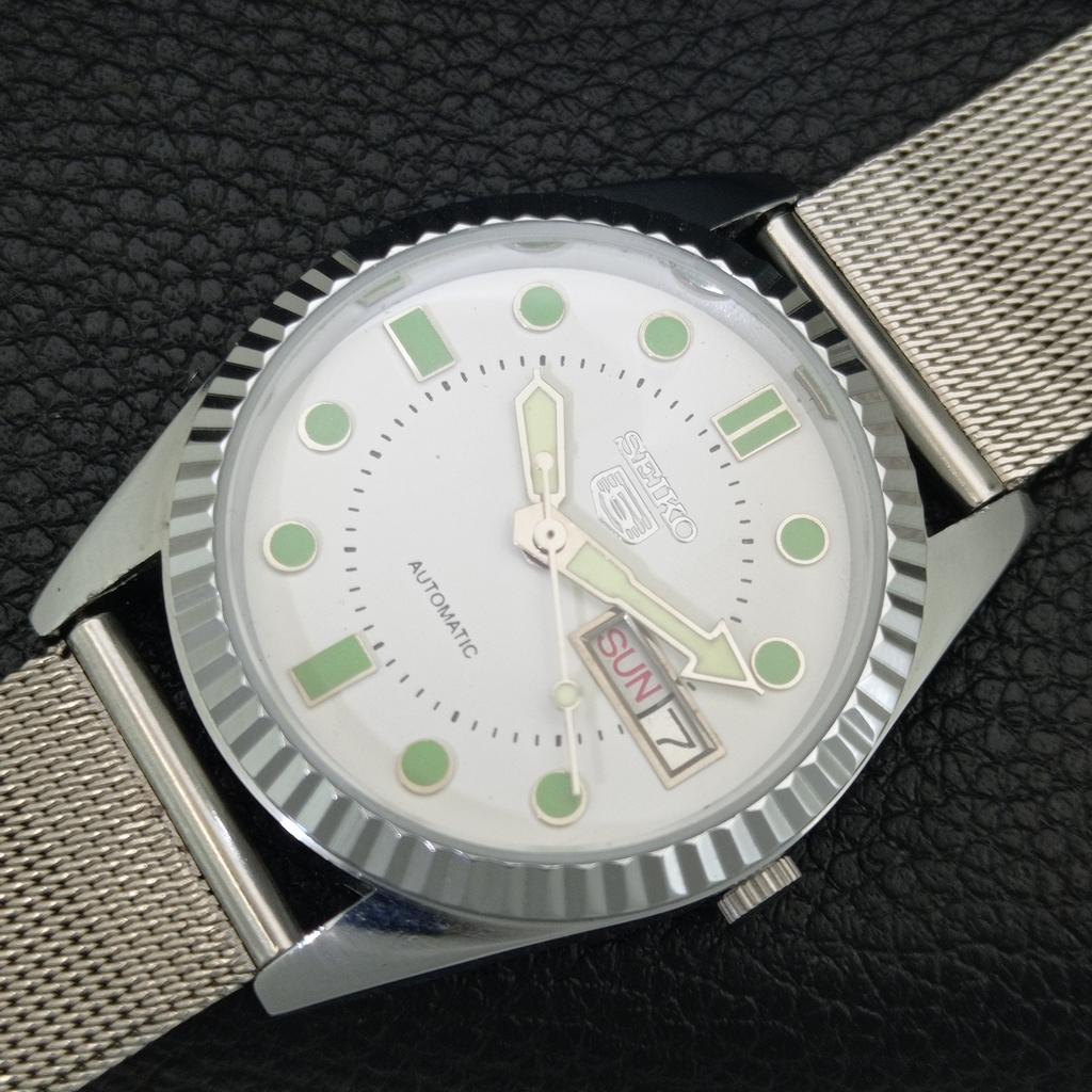 VINTAGE SEIKO 5 AUTOMATIC REFURBISHED JAPAN MENS WHITE DIAL WATCH A444273-1