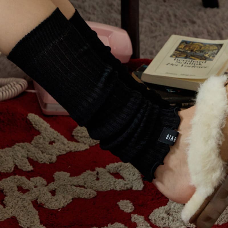 

Носки Биарриц Henri Label точечные с оборкой грелки 3 цвета black