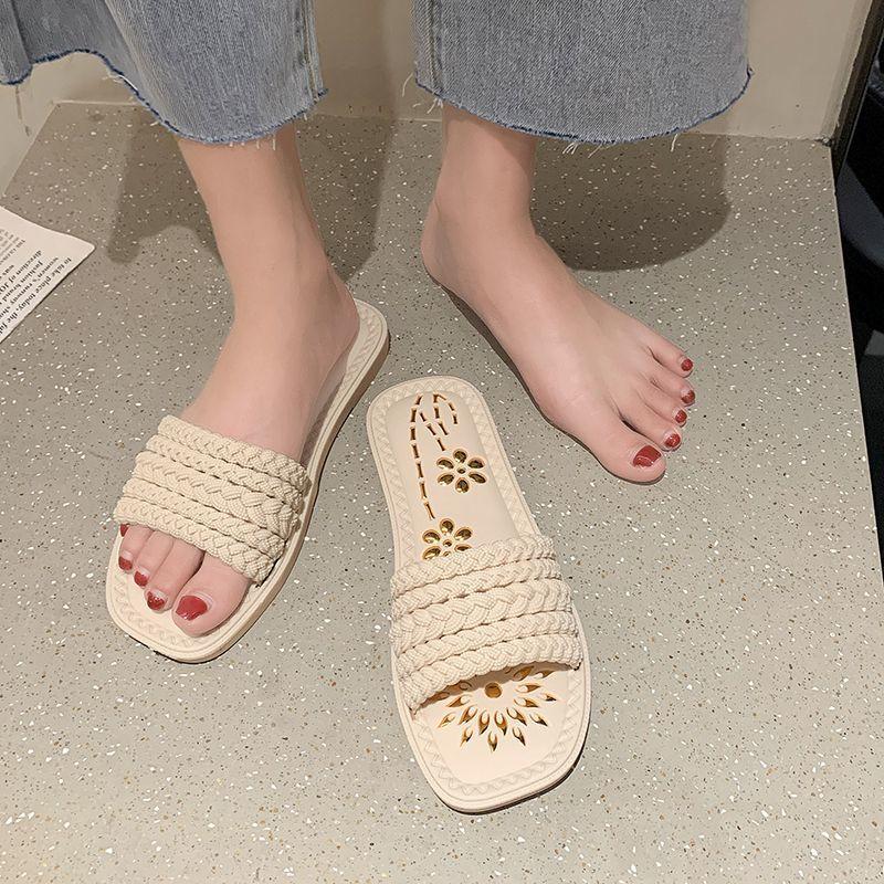 Fashion versatile flat-bottomed fairy wind slippers 2025 summer new Internet celebrity non-slip home cool slippers outside
