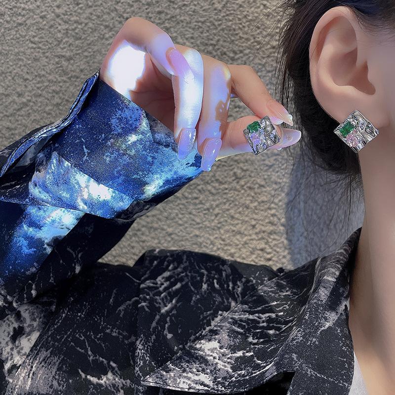 Silver needle irregular diamond-set square stud earrings female design sense versatile Korean earrings French retro ear jewelry