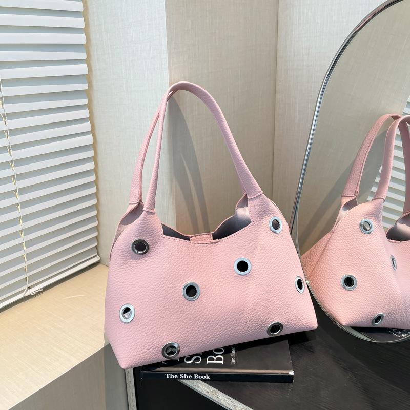 

Niche design versatile shoulder bag large capacity travel armpit bag casual fashion high sense women s bag