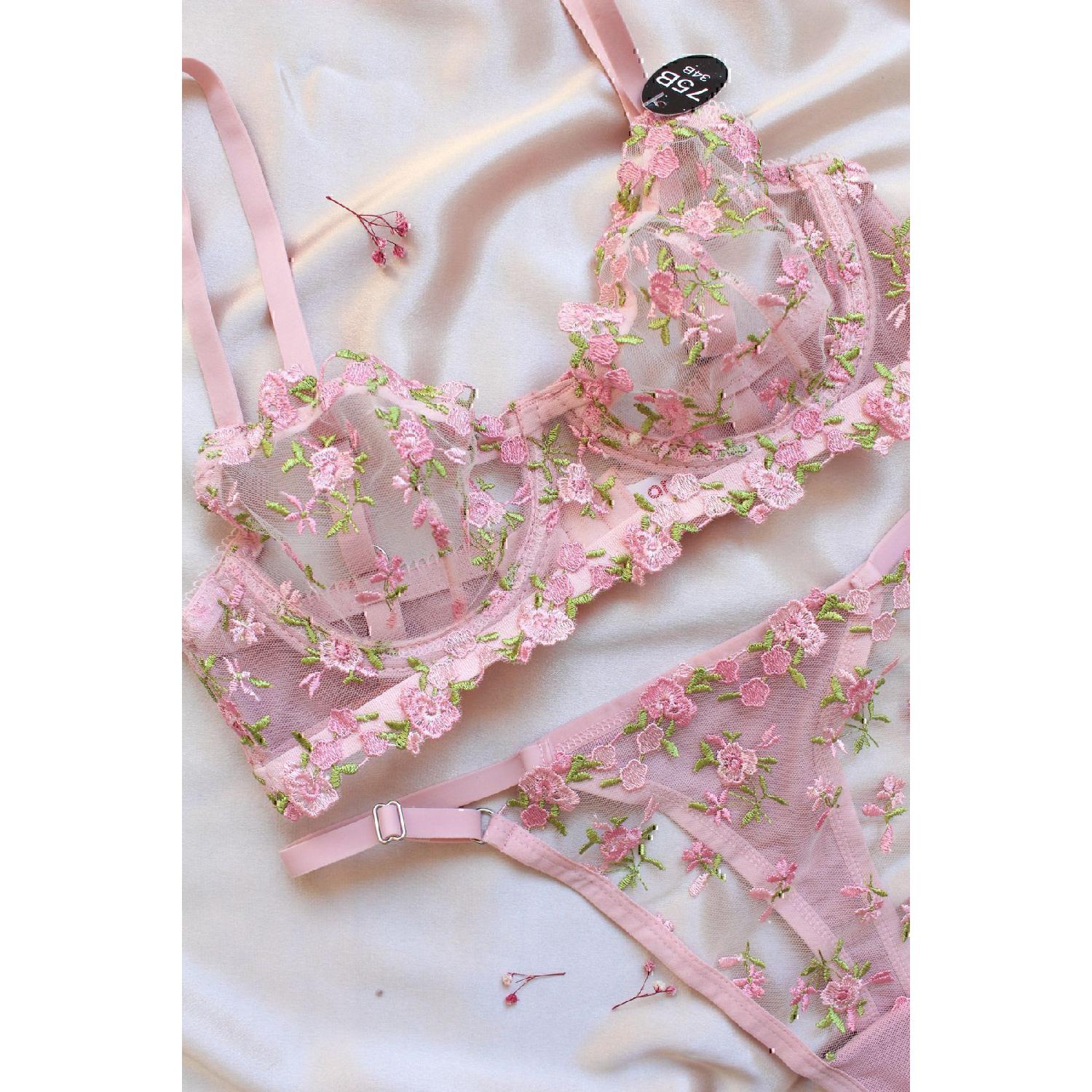 

Розовый кружевной комплект без косточек без косточек (хорошо 75B бордовый